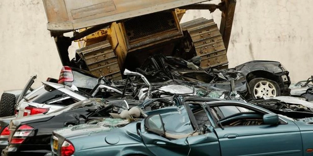 Φιλιππίνες: Νέος πόλεμος Ντουτέρτε εναντίον των εμπόρων ναρκωτικών – Χαλκομανία έγιναν πολυτελή αυτοκίνητα (εικόνες, βίντεο)